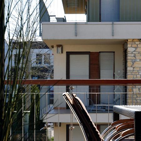 Lakeside Luxury Apartment Zamardi Luaran gambar
