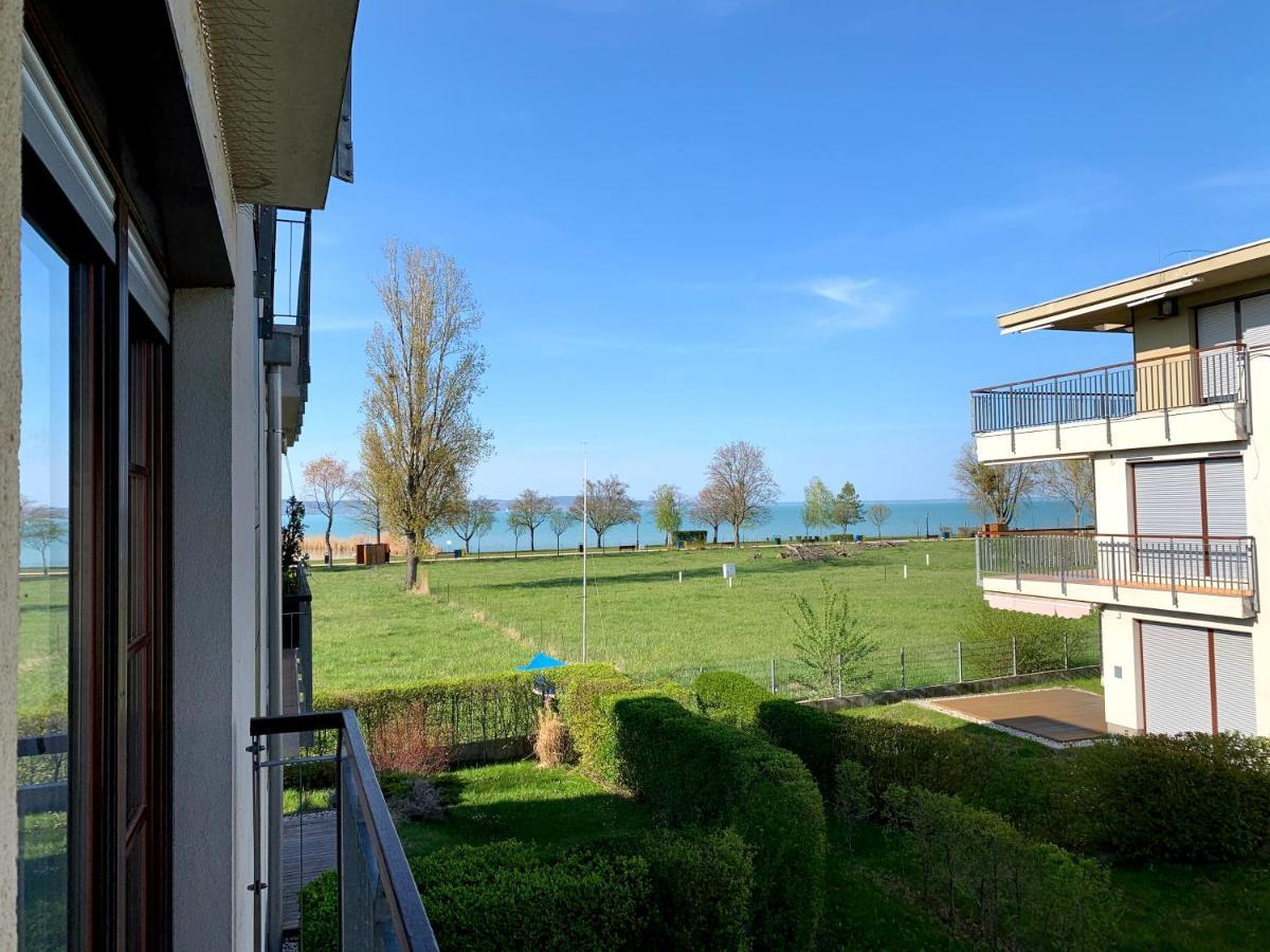 Lakeside Luxury Apartment Zamardi Luaran gambar