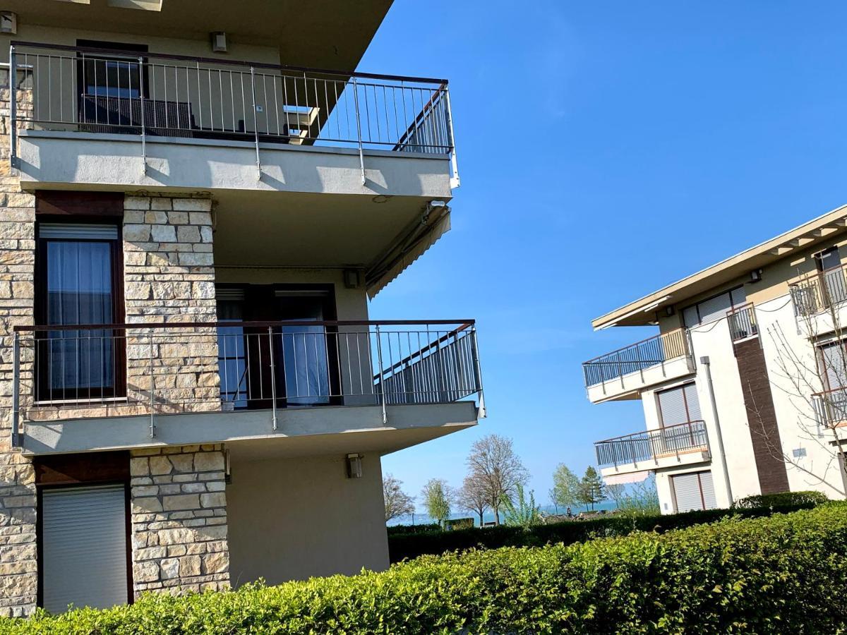 Lakeside Luxury Apartment Zamardi Luaran gambar