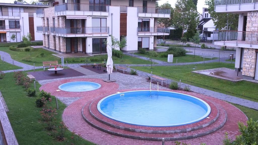 Lakeside Luxury Apartment Zamardi Luaran gambar